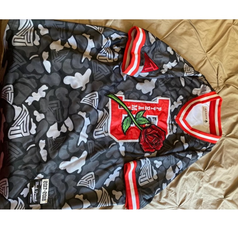 Black Pyramid Jersey